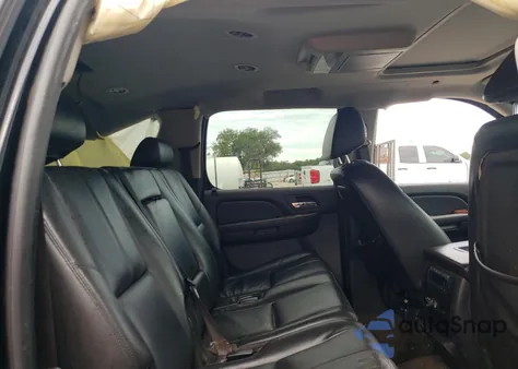 2008 Chevrolet Suburban C1500 Ls z USA, uszkodzony, nr VIN 3GNFC16J48G201275